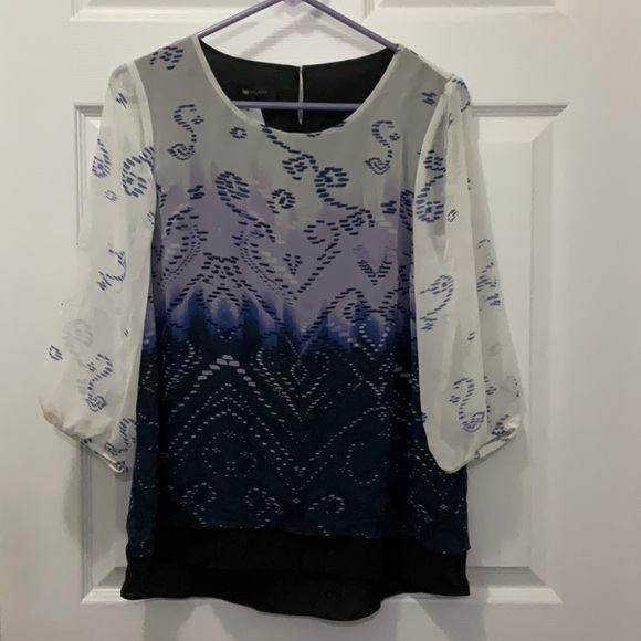 AB Studio Geometric Chiffon Drop Tail Hem Top - Picture 3 of 6